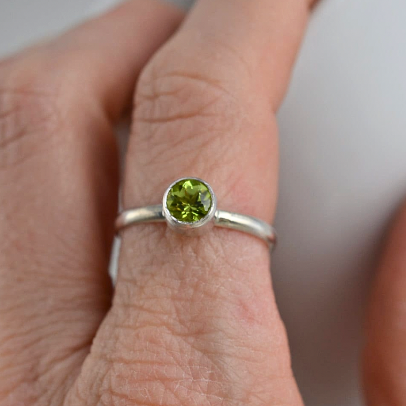 Sterling Silver 3mm Peridot Ring