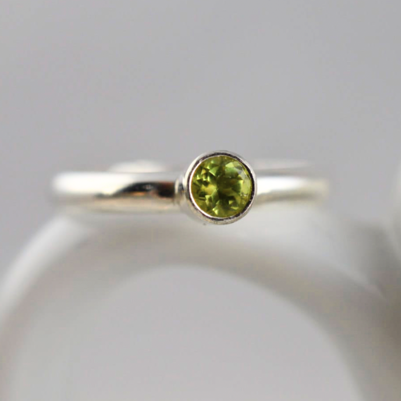 Sterling Silver 3mm Peridot Ring