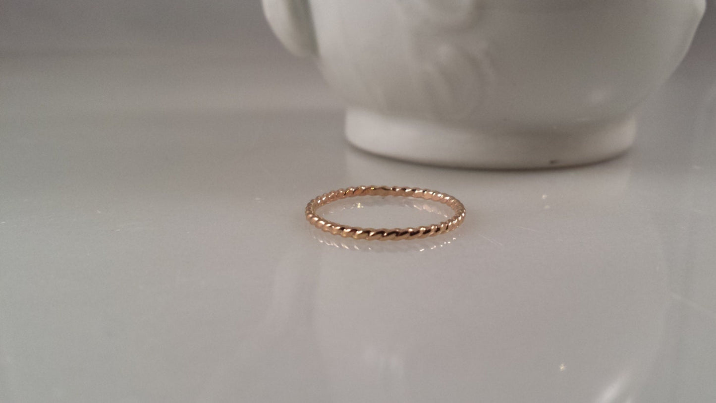 14k SOLID Gold Twist Ring