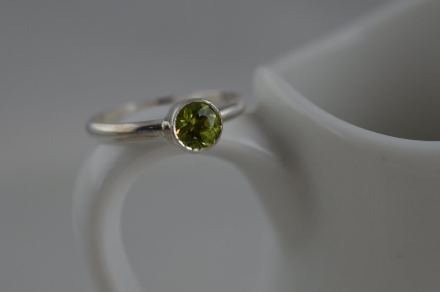 Sterling Silver 5mm Peridot  Ring